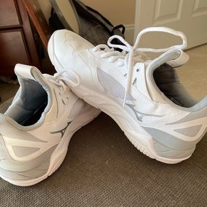 Mizuno wave luminous womens volleyball shoe
